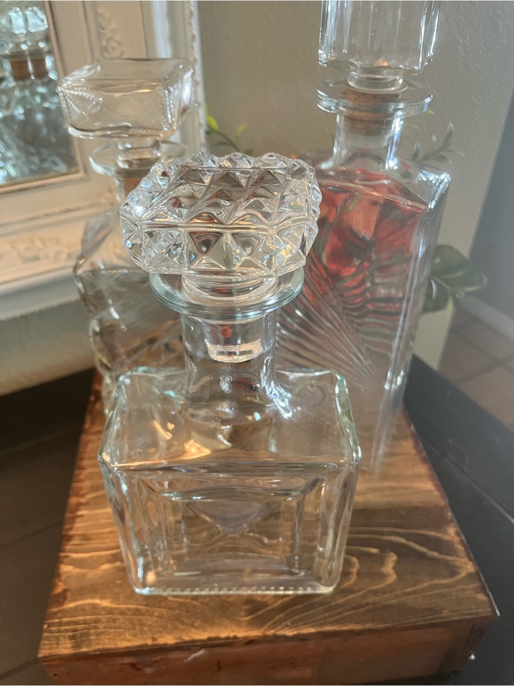 Clear Glass Decanter with Cut-Pattern Stopper - Home Dining set of 3